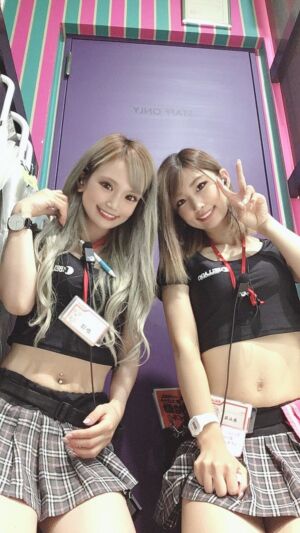 livejupiter 1612589960 22501 300x533 - 【画像】 一昔前のパチンコ屋ってこんなエロいバニーガールがおったらしいな