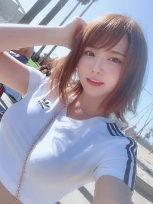 livejupiter 1624580095 1801 300x400 - 【画像】 コスプレイヤーのえなこさん、これをクールビズと言い張ってしまう