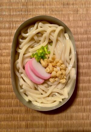 news4vip 1630780435 102 300x435 - 【画像】 彼女「はいお弁当！お仕事頑張ってね！おやすみ」→昼飯