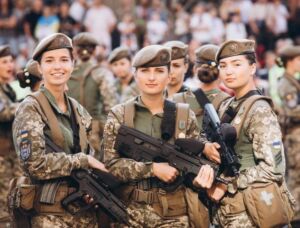 news4vip 1643382098 104 300x228 - 【画像】 ロシア女性兵士vsウクライナ女性兵士