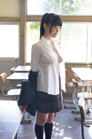 news4vip 1628873632 3101 300x452 - 【画像】 下乳好きの下乳好きによる下乳好きのためのスレ