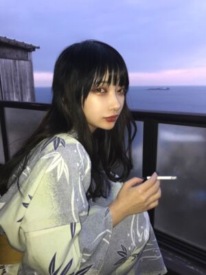 livejupiter 1595263688 1602 300x400 - 【画像】 タバコ吸う女ってエロいよな